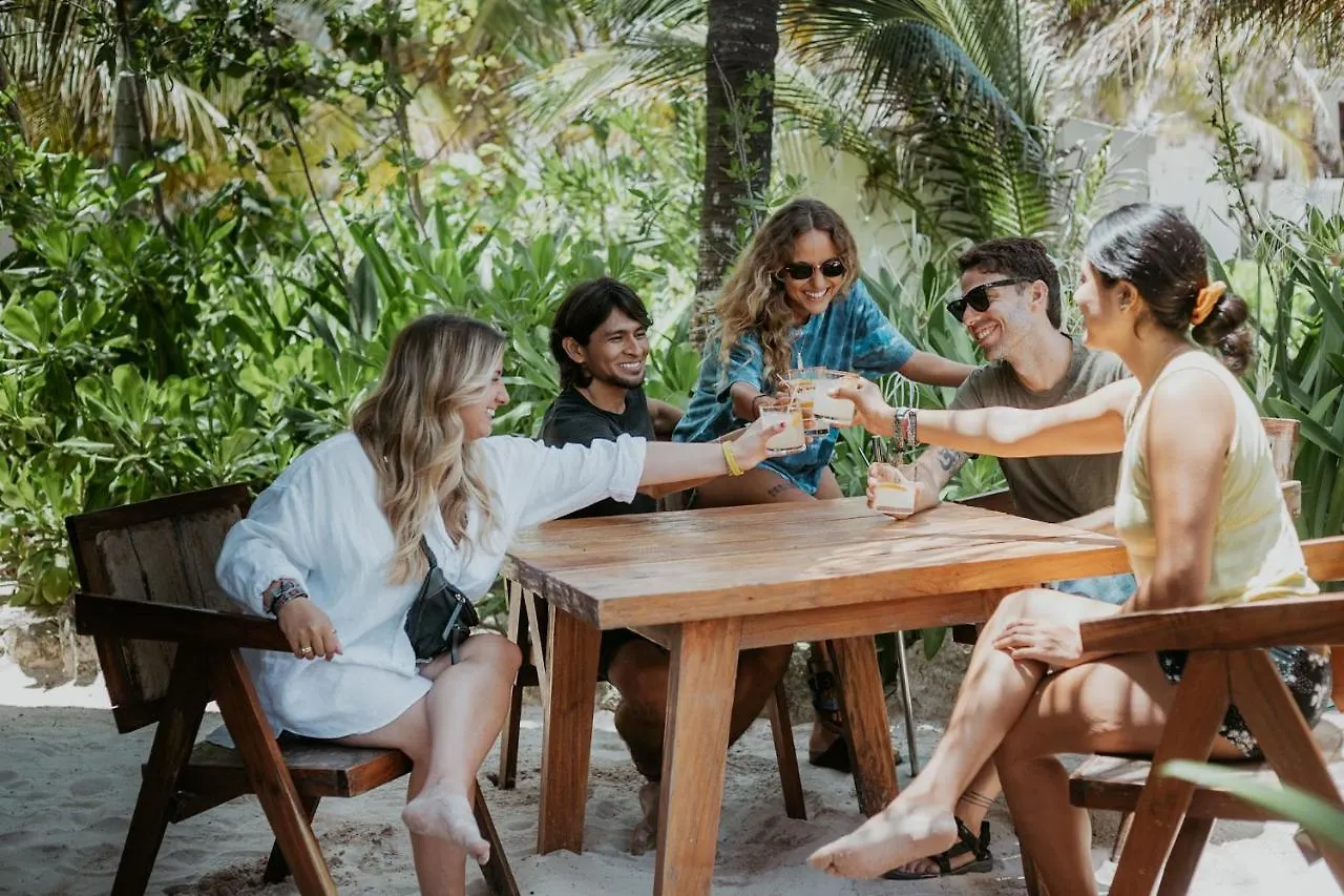 ****  Hotel Cabanas Los Lirios Tulum Mexiko