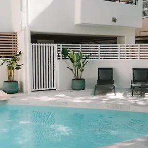 **** Aparthotel Bella Casa Australia
